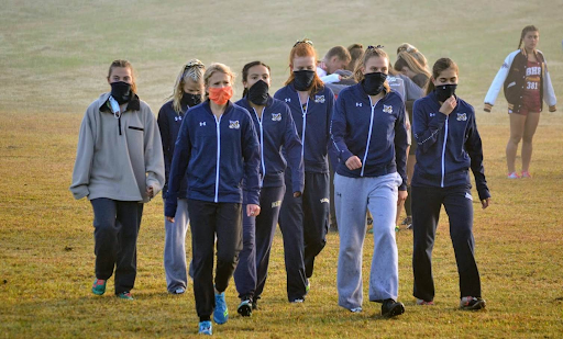 The Girls XC team before a race