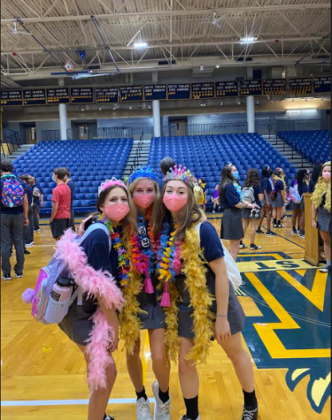 York with her friends at Senior Sunrise in Aug. 2021.